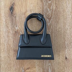 JACQUEMUS Smooth Calfskin Le Chiquito Moyen Black